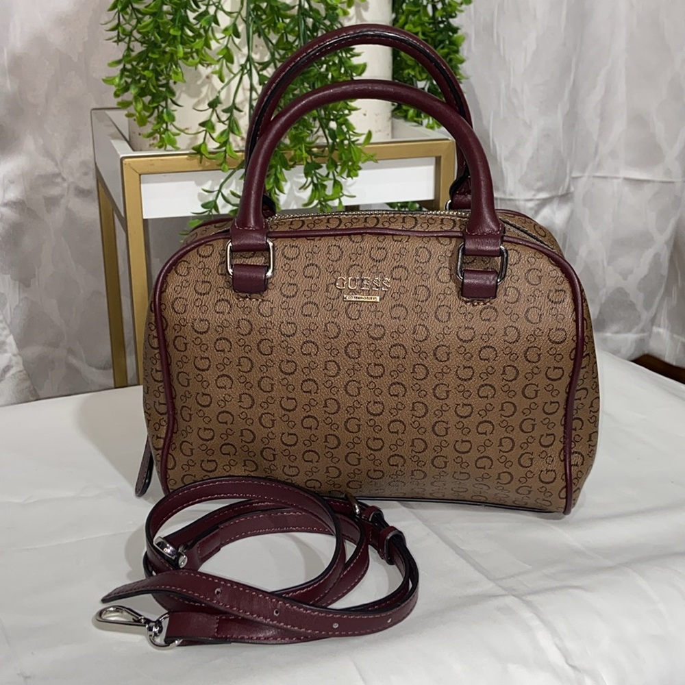 Guess Los Angeles Cross-Body Bag